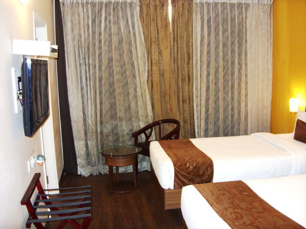 Mango Hotels, Samed Agra Агра Екстер'єр фото